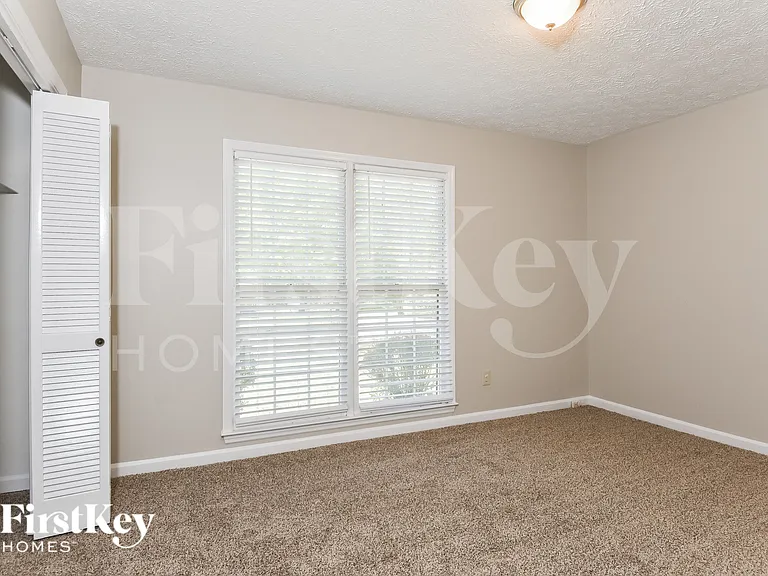 1111 Wynford Cmns SW — Photo 11