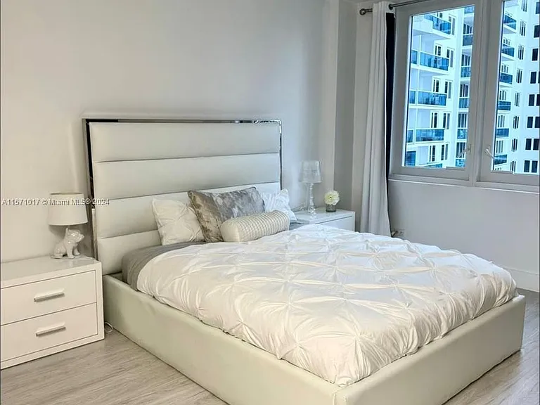 2301 Collins Ave #619 — Photo 13
