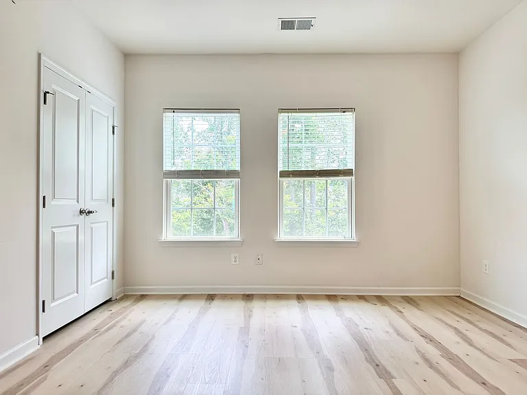 127 Streamview Dr — Photo 14