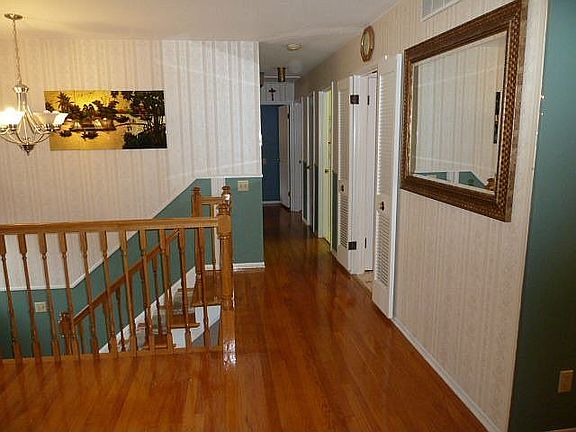 5th image of 4674 Gatesbury Dr
