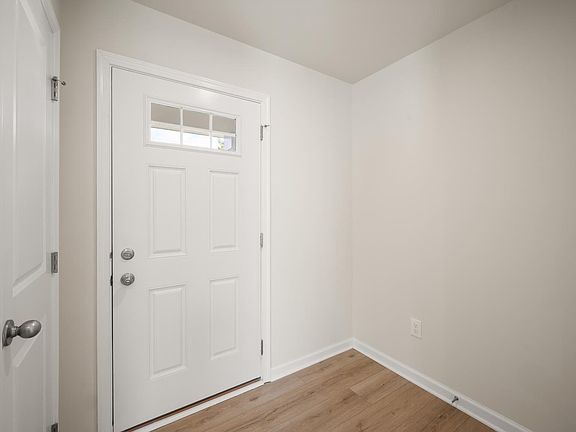 3rd image of 250 Jordan Ct