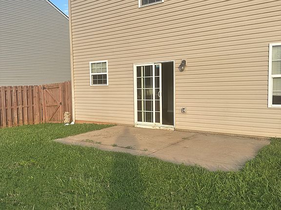 3rd image of 217 Hartleigh Dr