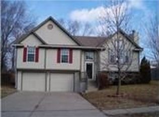 932 SW Daney Dr, Lees Summit, MO 64081
