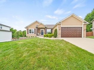 1209 Ridge Tree Ln, Pleasant Hill, MO 64080