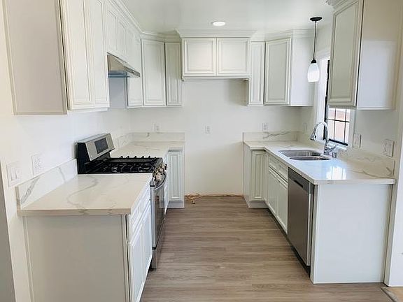 3rd image of 9431 Pentland St