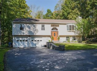 30 Maple Ter, Monroe, CT 06468