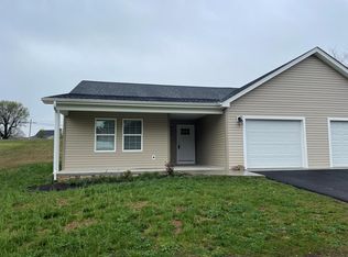 400A Cherry St, Glade Spring, VA 24340