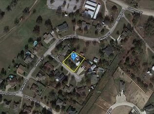 101 Oakwood Pl, Joshua, TX 76058