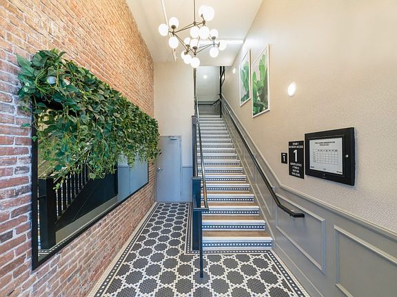 3rd image of 830 S Olive St #215