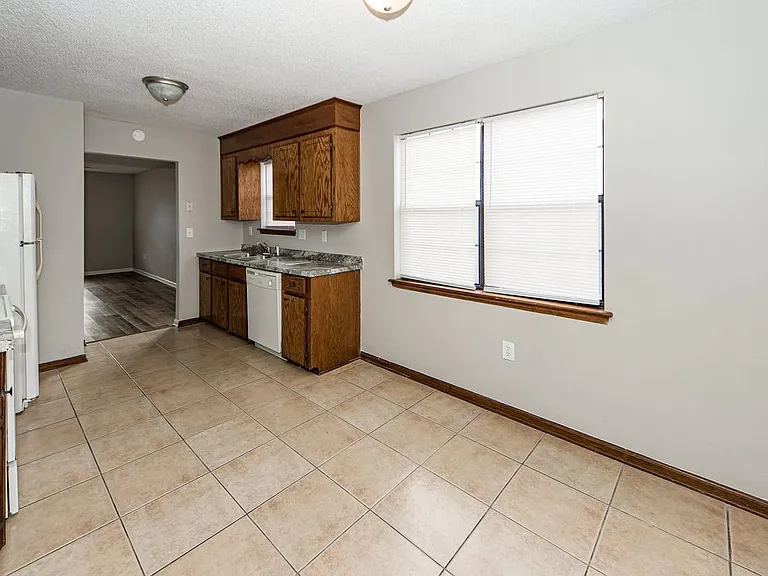 7620 Valleyview Cir — Photo 16