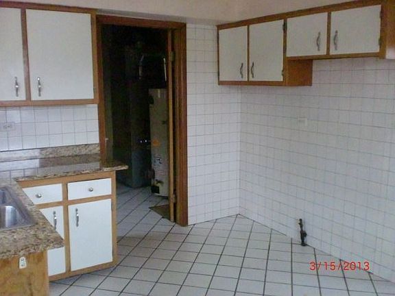 5th image of 7621 S Lockwood Ave