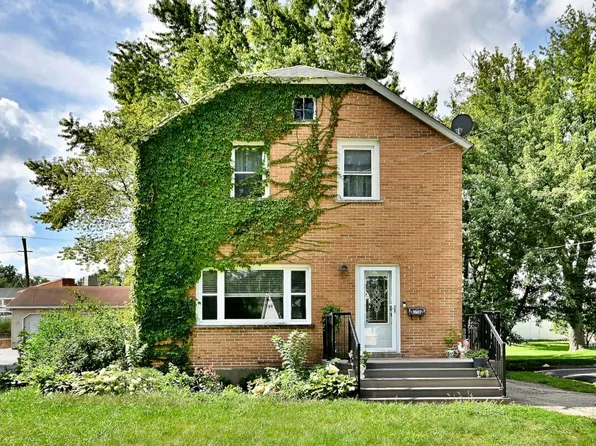 3807 W Millstream Dr, McHenry, IL 60050