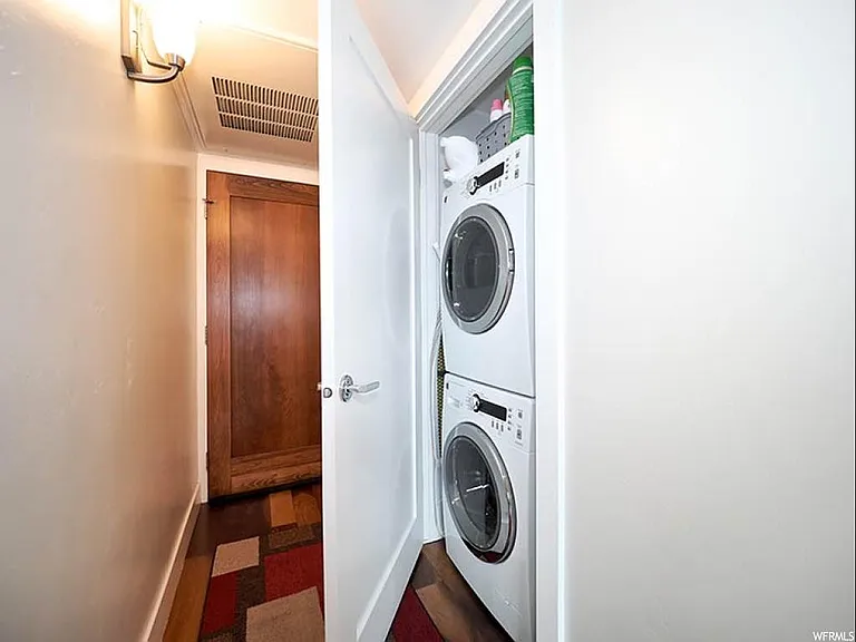 230 E Broadway St #804 — Photo 13