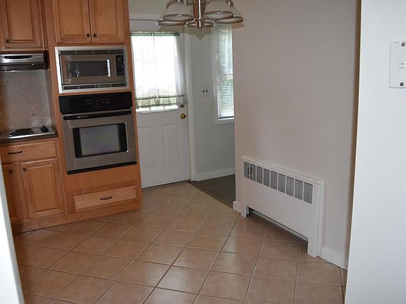 3rd image of 19 Wexford St