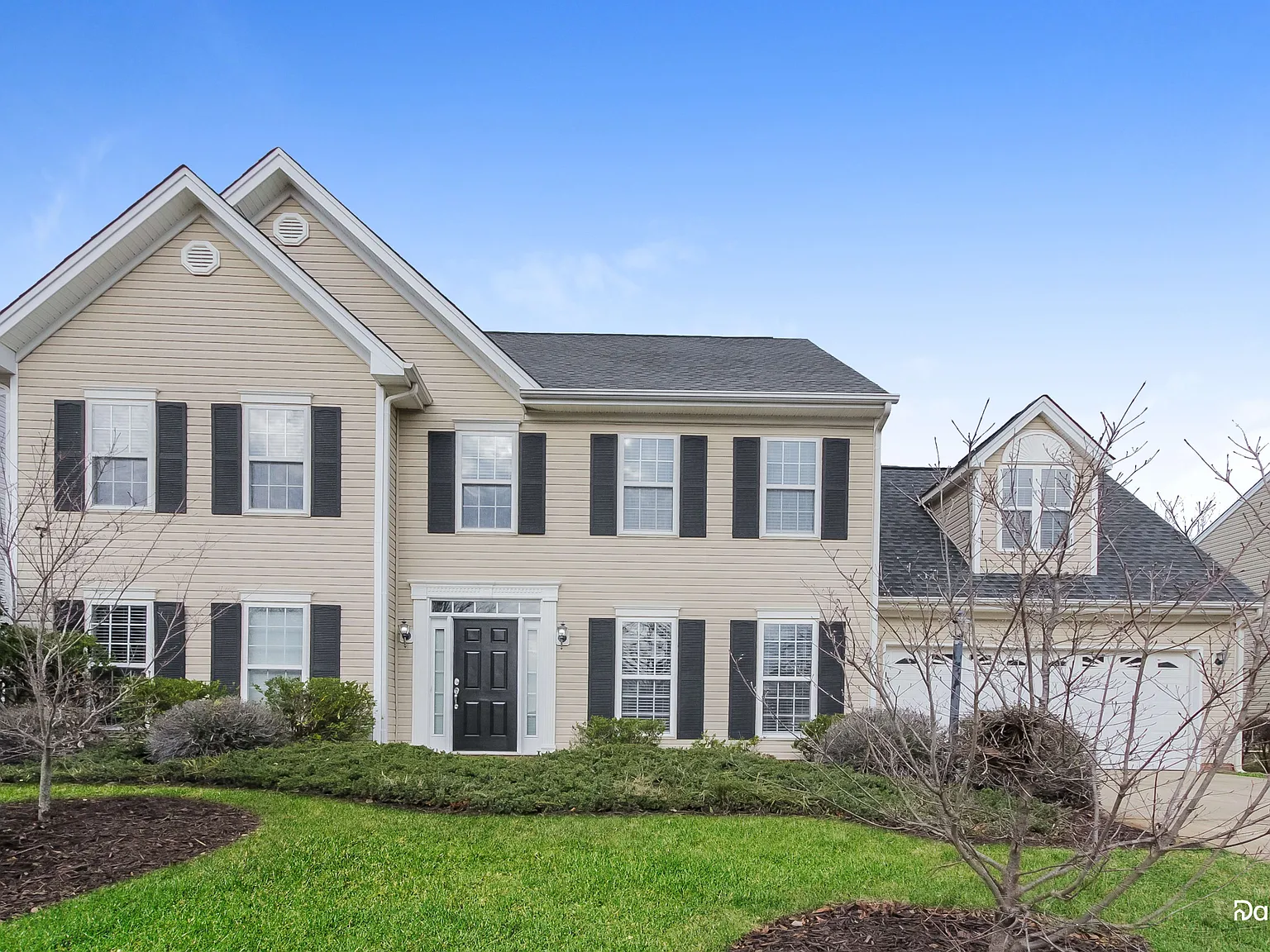4 bed, 2.5 bath, 2342 sqft, $2,275 — Photo 1
