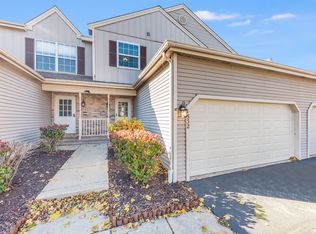 1532 Foxcroft Dr, Aurora, IL 60506