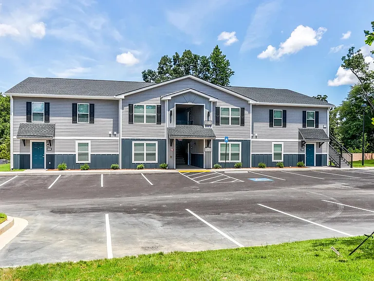 Woodberry Apartments — Photo 9