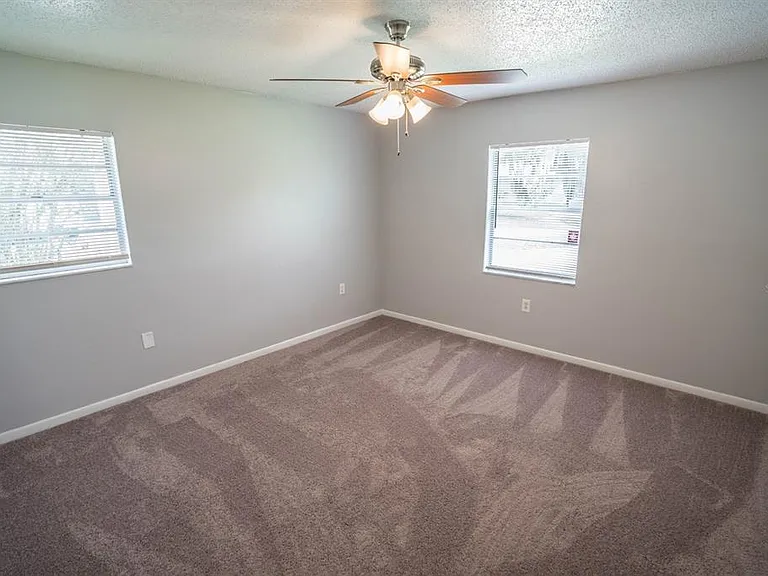 6913 Mathers Ln — Photo 17