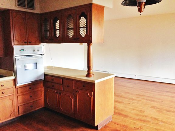 4th image of 5227 W Belmont Ave