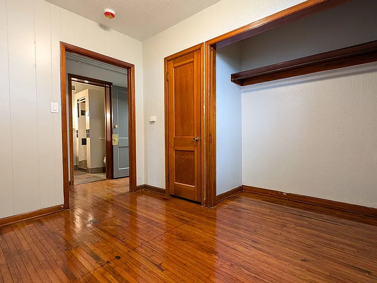 704 Hickory St — Photo 13