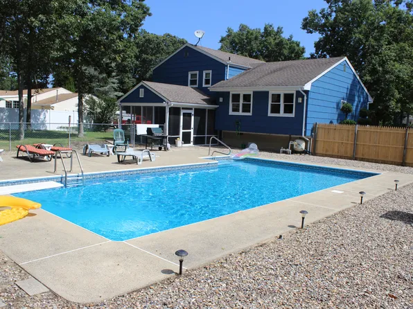 544 Westwood Dr, Lanoka Harbor, NJ 08734