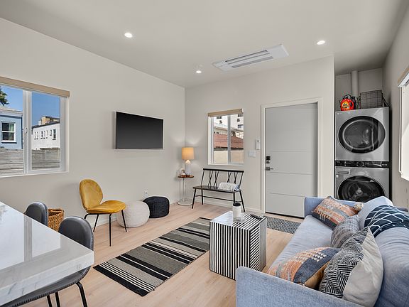 4th image of 1339 N Formosa Ave #3/4