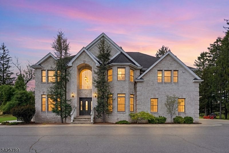 1st image of 10 Old Forge Rd