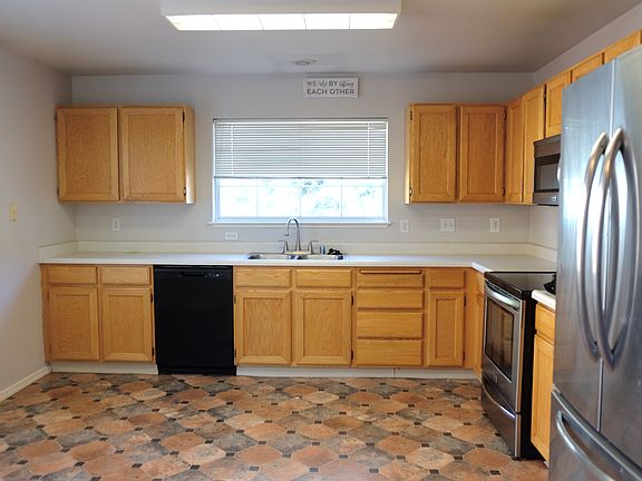 2nd image of 4574 Goodwin Rd