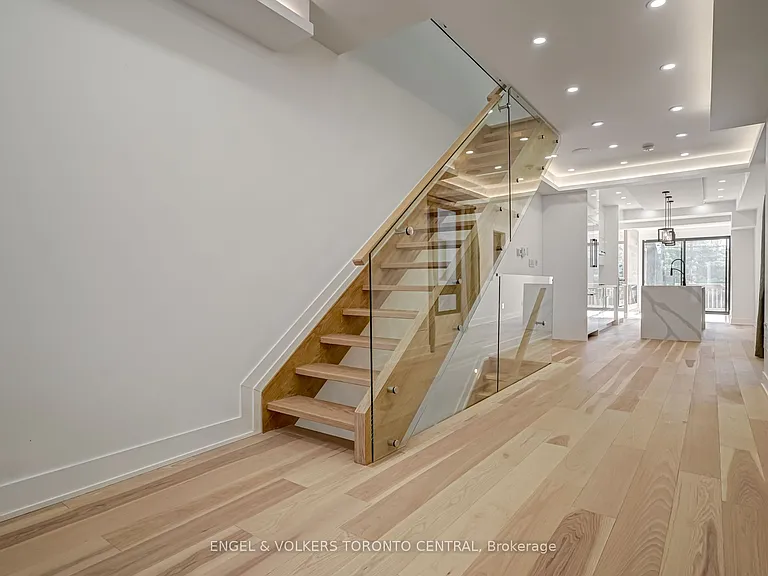 230 Willow Ave — Photo 5