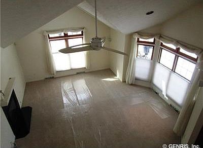 5th image of 2 Fairvale Dr