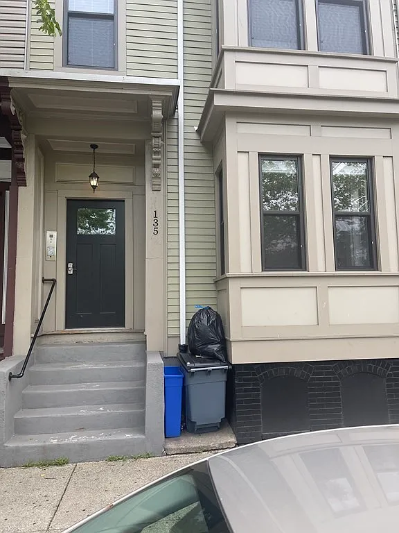 135 Havre St — Photo 1