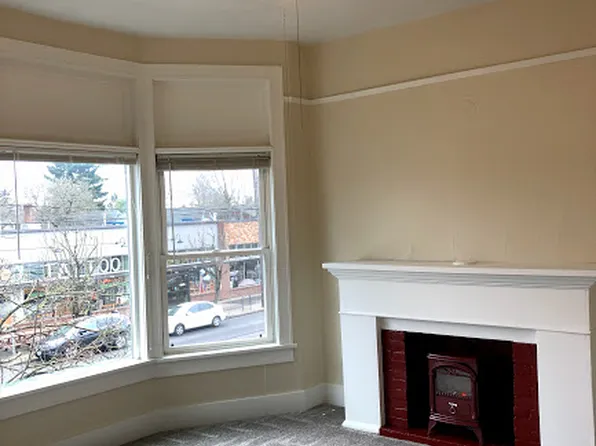 4537 SE 65th Ave APT 4, Portland, OR 97206