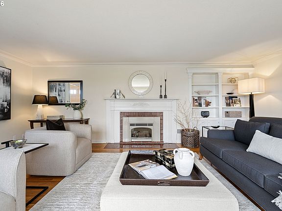 4th image of 158 W 21st Ave