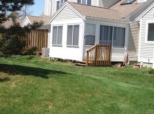 15 Chippers Ln #383, Mashpee, MA 02649