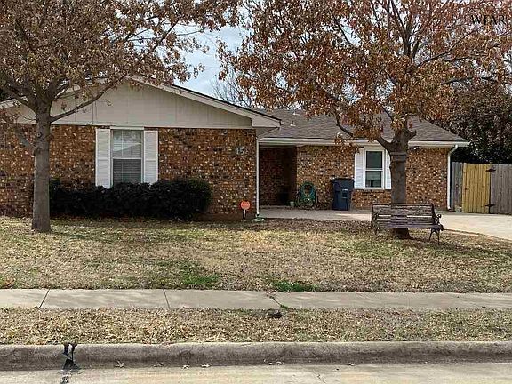 2nd image of 15 Anita Ln