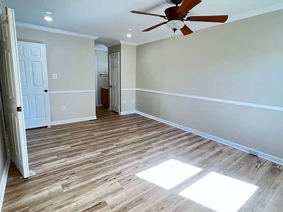 5th image of 5319 Lake Cove Ct