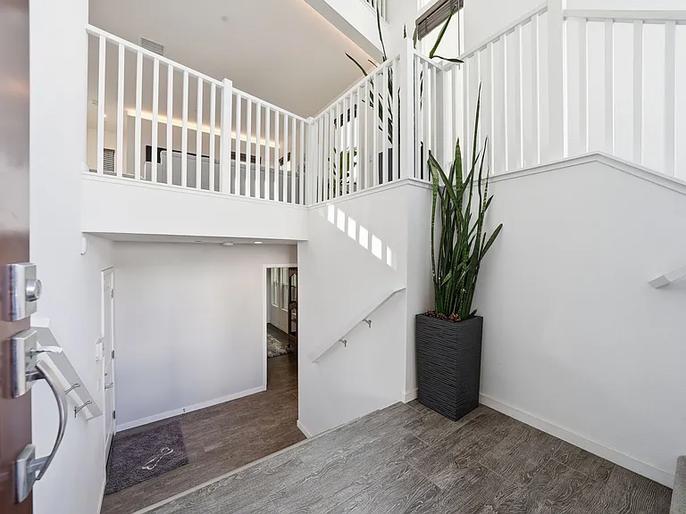8337 Summit Way — Photo 2