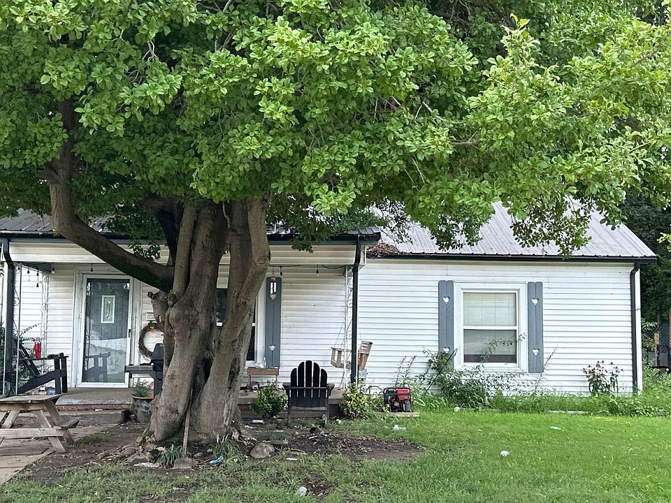 1st image of 327 E Main St