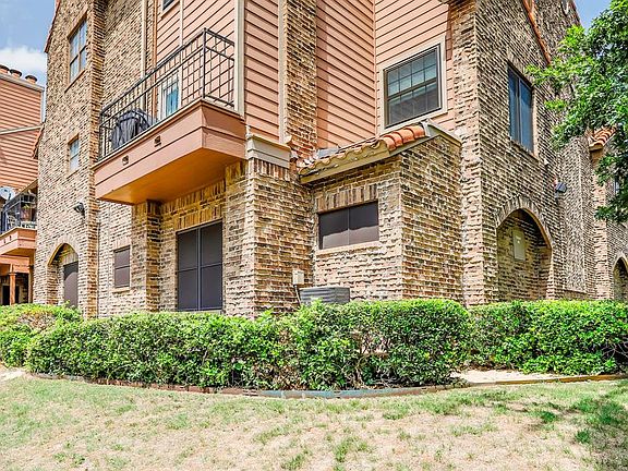 3rd image of 6004 Auburndale Ave APT C