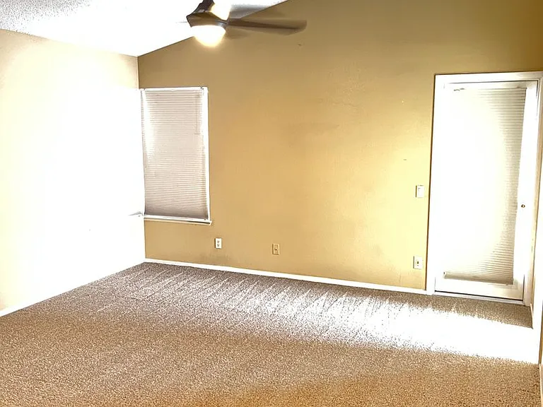 1910 Guinn Dr — Photo 17