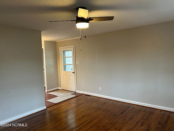 3rd image of 105 Trotwood Drive