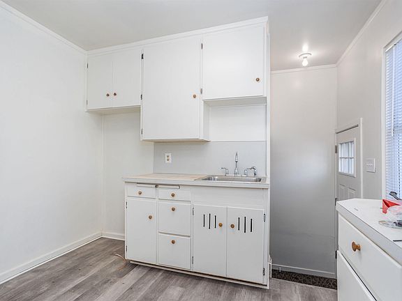 5th image of 1425/1427 McPherson Ave