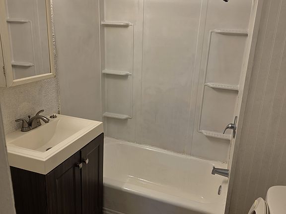 4th image of 39 Prospect St