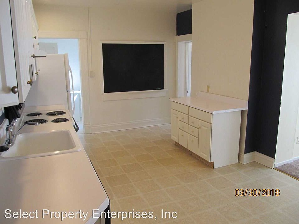 2nd image of 1428 Wood Ave