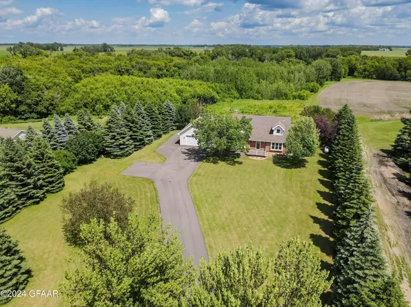 740 Ashley Ln NE, Thompson, ND 58278