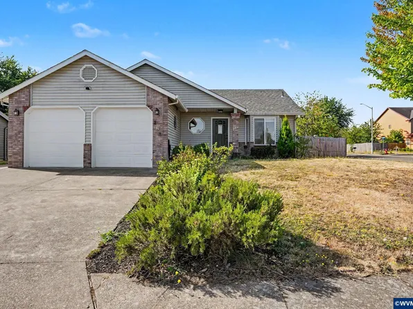 221 W Lincoln St, Carlton, OR 97111