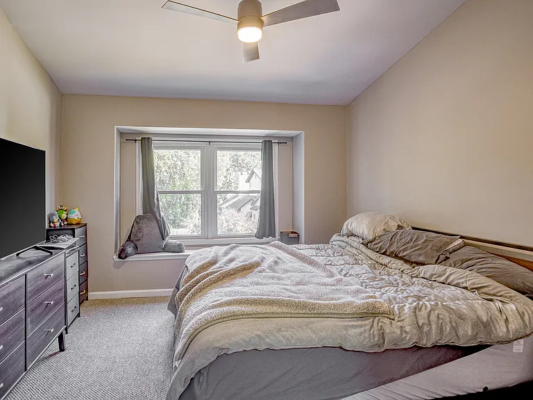 460 Dickens Dr — Photo 18
