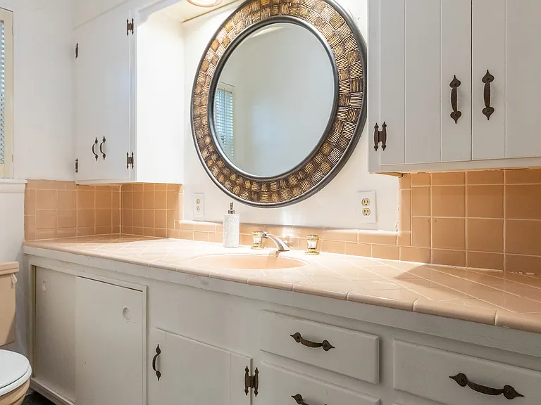 2132 Sylvan Dr — Photo 25