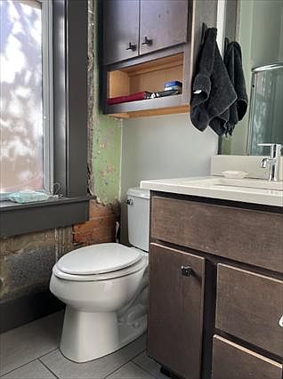 3rd image of 1533 Pleasant St APT 3
