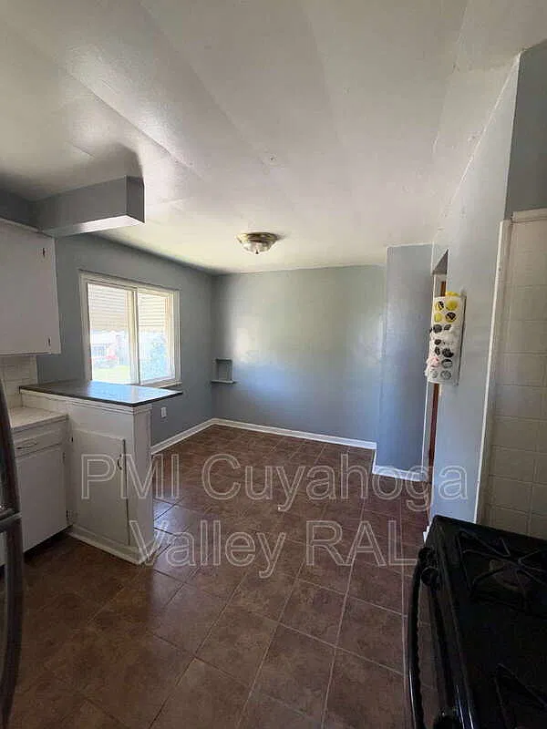 2 bed, 1.0 bath, $995 — Photo 4